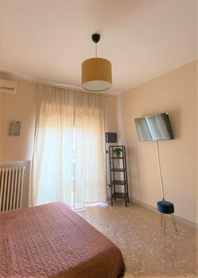 פסקרה Casa Viola A 900 Mt Dalla Staz. Centrale מראה חיצוני תמונה